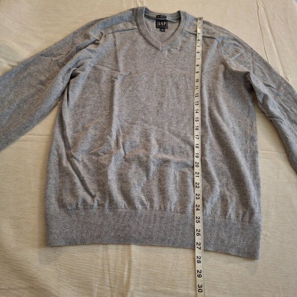 GAP Mens Sweater Sz L V-Neck Cotton Cashmere Minimalist Academia Preppy Neutral - Picture 10 of 14
